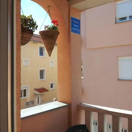 With A Parking Space - 12258 アパート ヴォディツェ